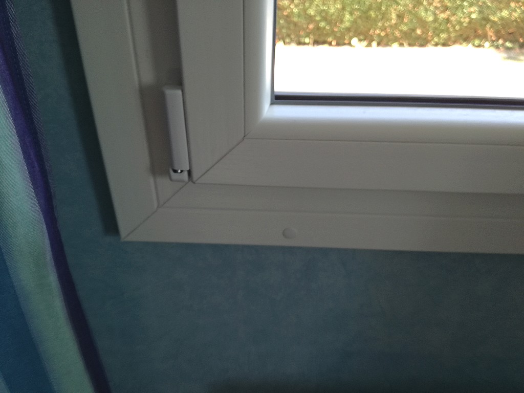 Fenêtres PVC détail de ferrage oscillo-battant.